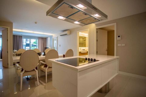 Condominio de 3 dormitorios en Watthana, Bangkok, Tailandia № 77190 - foto 17