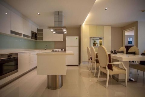 Condominio de 3 dormitorios en Watthana, Bangkok, Tailandia № 77190 - foto 13