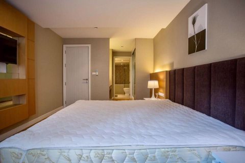 Condominio de 3 dormitorios en Watthana, Bangkok, Tailandia № 77190 - foto 20