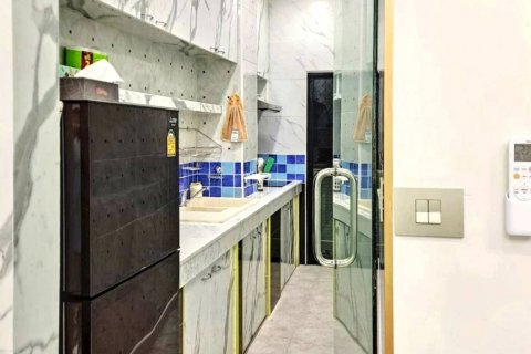 Condominio de 2 dormitorios en Khlong Toei, Bangkok, Tailandia № 119380 - foto 7