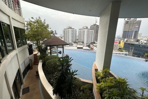 Estudio en el condominio en Watthana, Bangkok, Tailandia № 142634 - foto 15