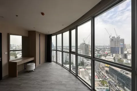 Estudio en el condominio en Watthana, Bangkok, Tailandia № 142634 - foto 10