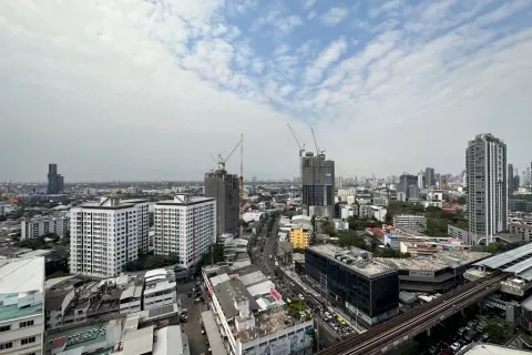 Studio in the Condo in Watthana, Bangkok, Thailand  № 142634