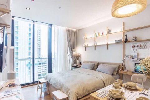 Condominio de 1 dormitorio en Khlong Toei, Bangkok, Tailandia № 132950 - foto 10