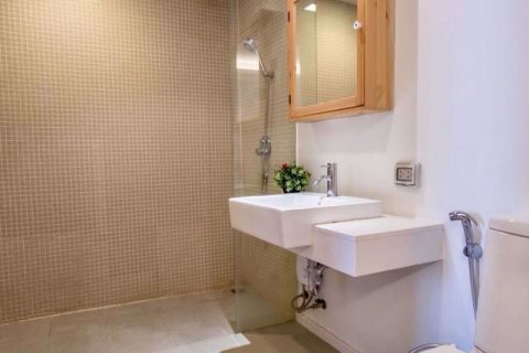 Condo à Pathum Wan, Bangkok, Thaïlande, 1 chambre  № 76747 - photo 18