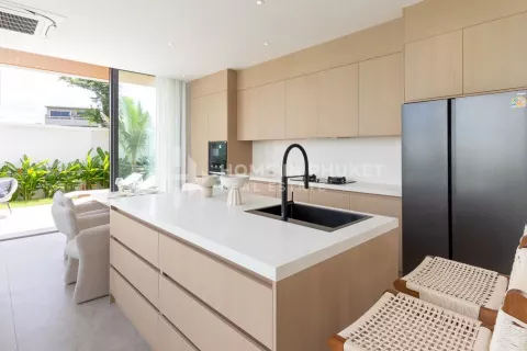 Casa de 4 dormitorios en Bang Tao, Tailandia № 130889 - foto 12