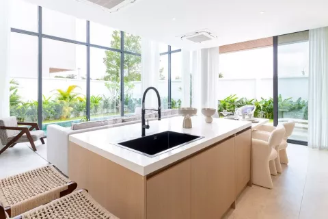 Casa de 4 dormitorios en Bang Tao, Tailandia № 130889 - foto 11