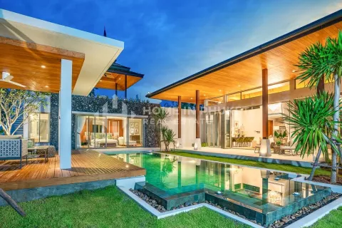 Casa de 3 dormitorios en Phuket, Tailandia № 130879 - foto 2