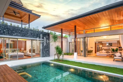 Casa de 3 dormitorios en Phuket, Tailandia № 130879 - foto 3