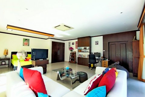 Casa de 3 dormitorios en Pattaya, Tailandia № 80804 - foto 26