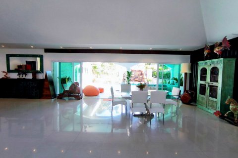 Casa de 3 dormitorios en Pattaya, Tailandia № 80804 - foto 17