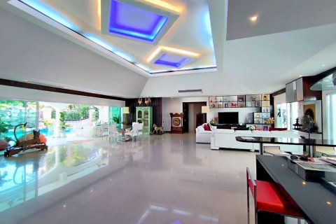Casa de 3 dormitorios en Pattaya, Tailandia № 80804 - foto 13