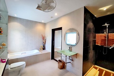 Casa de 3 dormitorios en Pattaya, Tailandia № 80804 - foto 24