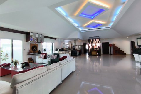 Casa de 3 dormitorios en Pattaya, Tailandia № 80804 - foto 19