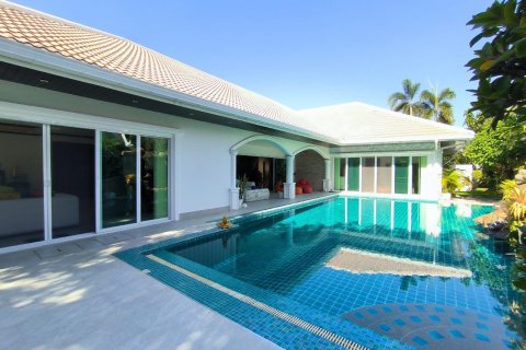Casa de 3 dormitorios en Pattaya, Tailandia № 80804 - foto 3