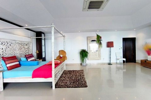 Casa de 3 dormitorios en Pattaya, Tailandia № 80804 - foto 20