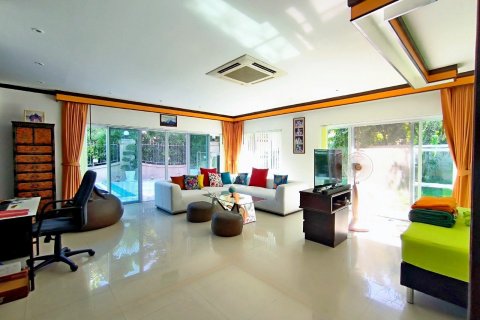 Casa de 3 dormitorios en Pattaya, Tailandia № 80804 - foto 25