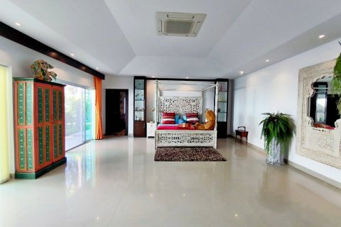 Casa de 3 dormitorios en Pattaya, Tailandia № 80804 - foto 22