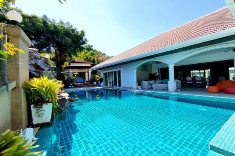 Casa de 3 dormitorios en Pattaya, Tailandia № 80804