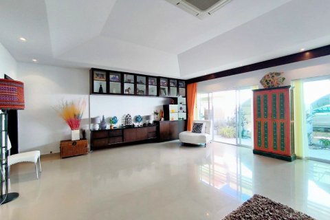 Casa de 3 dormitorios en Pattaya, Tailandia № 80804 - foto 23