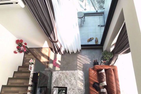Dúplex de 1 dormitorio en Bang Na, Bangkok, Tailandia № 77092 - foto 3