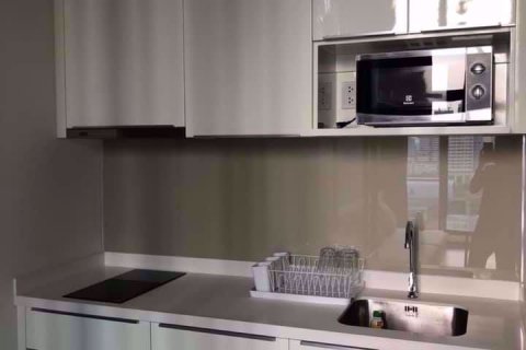 Dúplex de 1 dormitorio en Ratchathewi, Bangkok, Tailandia № 77094 - foto 10