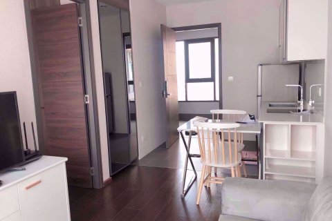 Condominio de 1 dormitorio en Watthana, Bangkok, Tailandia № 77091 - foto 2