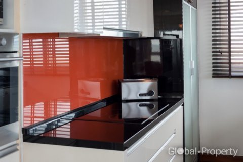 Condominio de 2 dormitorios en Pattaya, Tailandia № 125746 - foto 2
