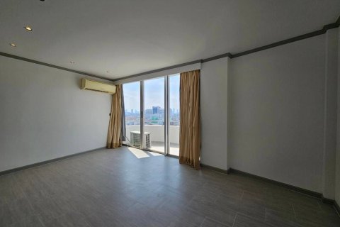 Condominio de 3 dormitorios en Khlong San, Bangkok, Tailandia № 125743 - foto 13