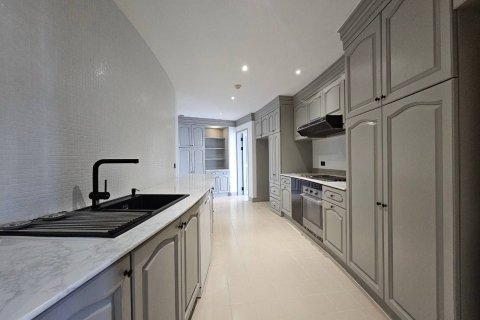 Condominio de 3 dormitorios en Khlong San, Bangkok, Tailandia № 125743 - foto 11