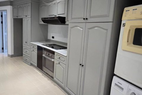 Condominio de 3 dormitorios en Khlong San, Bangkok, Tailandia № 125743 - foto 2