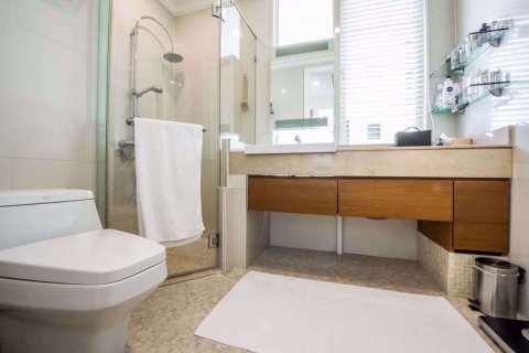 Condominio de 2 dormitorios en Watthana, Bangkok, Tailandia № 77156 - foto 11