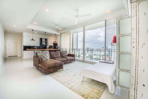 Condo à Watthana, Bangkok, Thaïlande, 2 chambres  № 77156