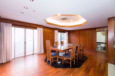 Condo à Ratchathewi, Bangkok, Thaïlande, 2 chambres  № 77160
