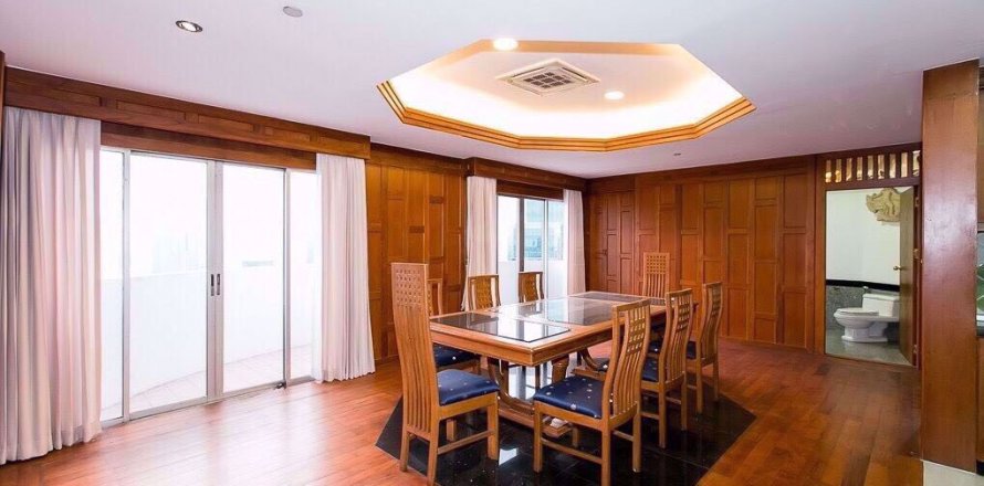Condominio de 2 dormitorios en Ratchathewi, Bangkok, Tailandia № 77160
