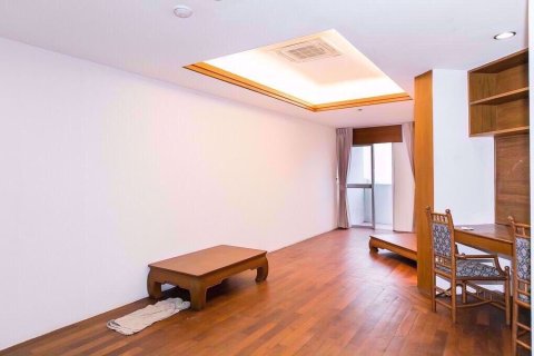 Condominio de 2 dormitorios en Ratchathewi, Bangkok, Tailandia № 77160 - foto 10