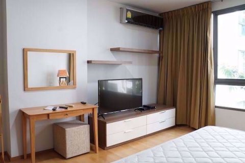 Condo in Khlong Toei, Bangkok, Thailand, 3 bedrooms № 77157 - photo 7
