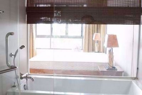 Condo in Khlong Toei, Bangkok, Thailand, 3 bedrooms № 77157 - photo 9