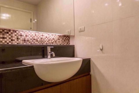 Condominio de 1 dormitorio en Phaya Thai, Bangkok, Tailandia № 77155 - foto 18