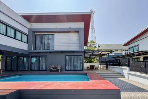 Chalet de 4 dormitorios en Hua Hin, Tailandia № 124691 - foto 3