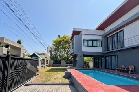 Chalet de 4 dormitorios en Hua Hin, Tailandia № 124691 - foto 6