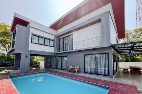 Chalet de 4 dormitorios en Hua Hin, Tailandia № 124691 - foto 2