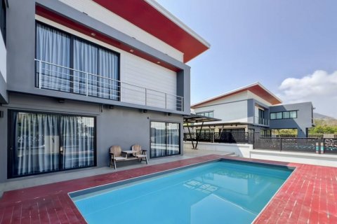Chalet de 4 dormitorios en Hua Hin, Tailandia № 124691 - foto 8
