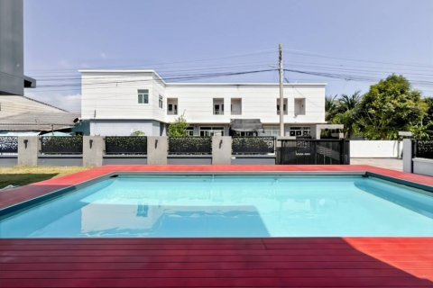 Chalet de 4 dormitorios en Hua Hin, Tailandia № 124692 - foto 8