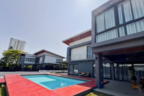 Chalet de 4 dormitorios en Hua Hin, Tailandia № 124692 - foto 7