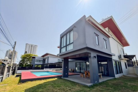 Chalet de 4 dormitorios en Hua Hin, Tailandia № 124692 - foto 5