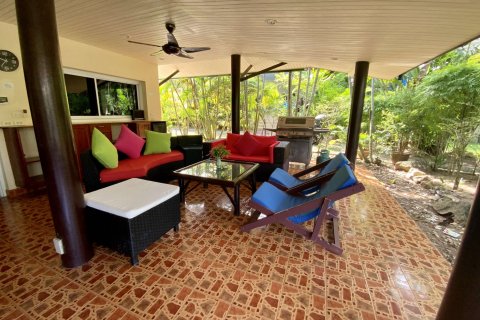 Casa de 3 dormitorios en Ko Samui, Tailandia № 115847 - foto 4