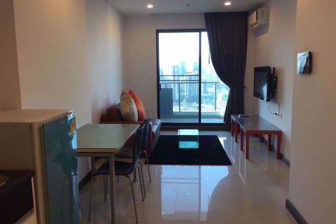 Condominio de 1 dormitorio en Huai Khwang, Bangkok, Tailandia № 76046