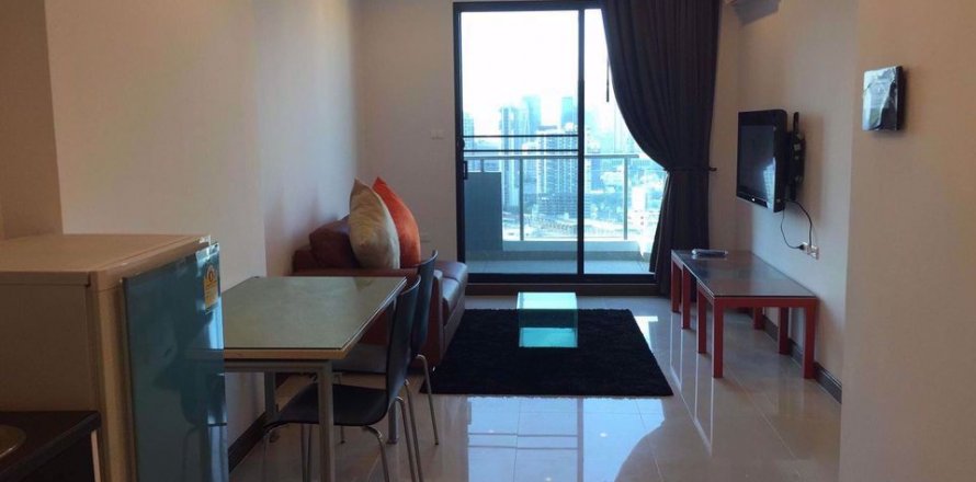 Condominio de 1 dormitorio en Huai Khwang, Bangkok, Tailandia № 76046