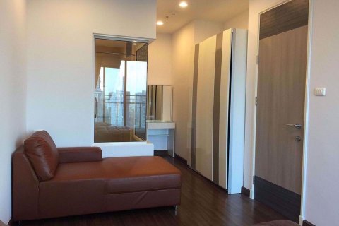 Condominio de 1 dormitorio en Huai Khwang, Bangkok, Tailandia № 76046 - foto 2